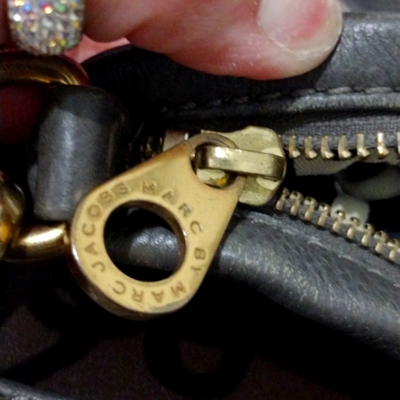 MARC JACOBS CROSSBODY AUTHENTIC PURSE - Picture 11 of 12